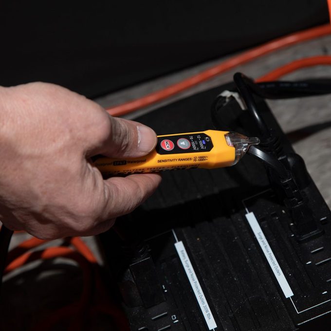 Klein Tools RT250KIT Premium Non-Contact Voltage and GFCI Receptacle Electrical Test Kit - Image 6