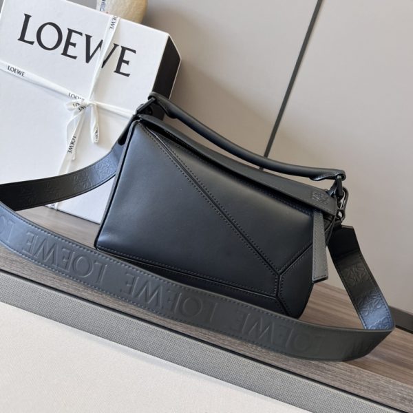 LOE puzzle bag size: 24X16.5X10.5cm