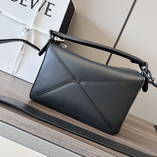 LOE puzzle bag size: 24X16.5X10.5cm