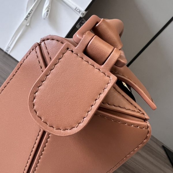 LOE puzzle bag size: 24X16.5X10.5cm