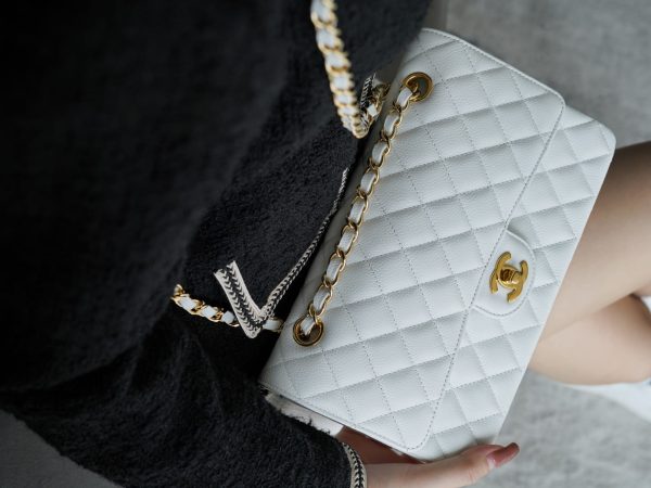 CC CF25 Classic flap bag Caviar leather