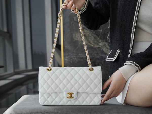 CC CF25 Classic flap bag Caviar leather