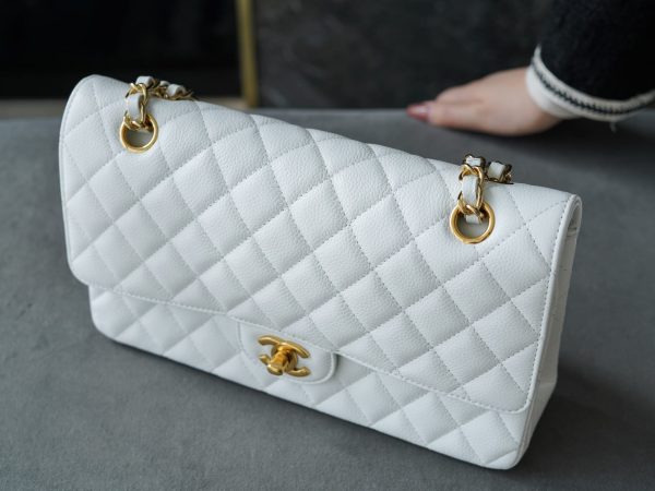CC CF25 Classic flap bag Caviar leather