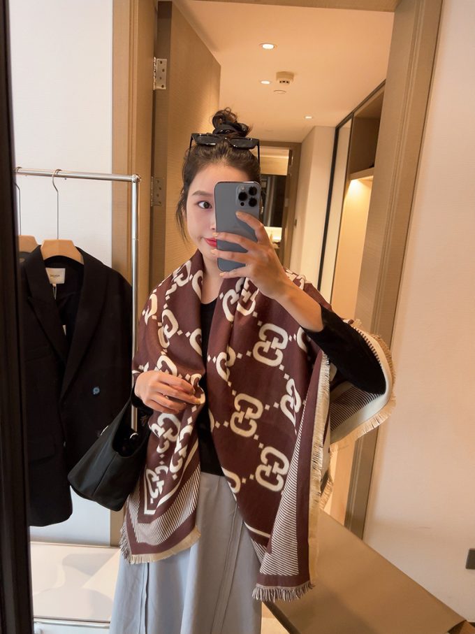 2 Color Scarf 140X140Cm Wj-922000280 - Image 3